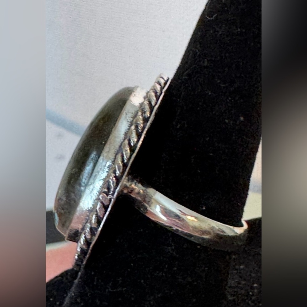 Ring - green Labradorite stone - silver tone - size 7 - new! - Picture 5 of 10